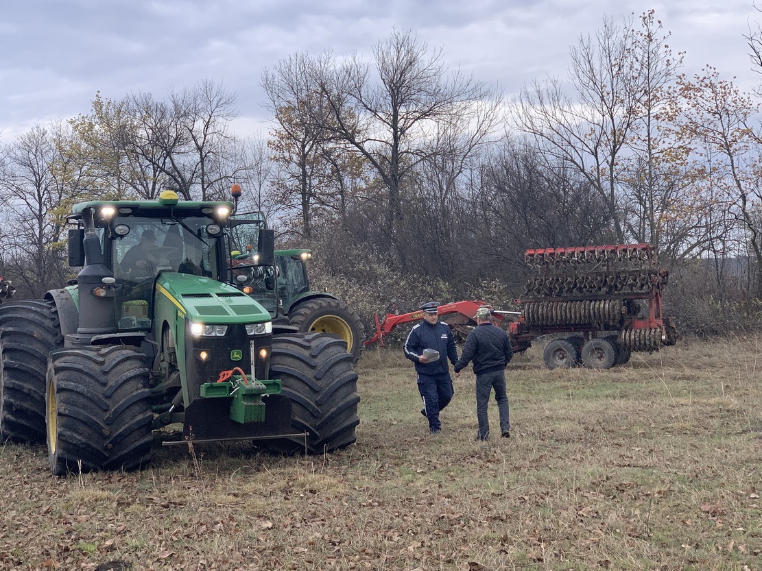 Жива верига затвори пътя София - Русе при Тотлебен/ВИДЕО/